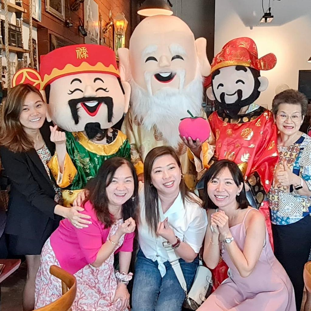 do people dress up for chinese new year ! UH Hilo celebrates Chinese New Year