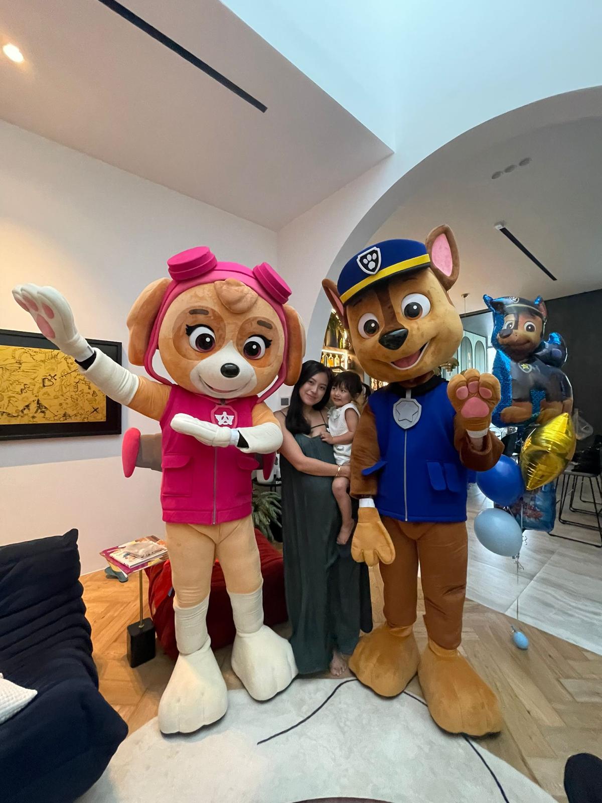 Anjing Polisi Wanita (Skye) D01